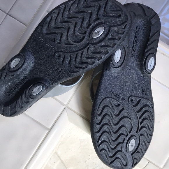 Okabashi silver flipflop sandals - Picture 3 of 3